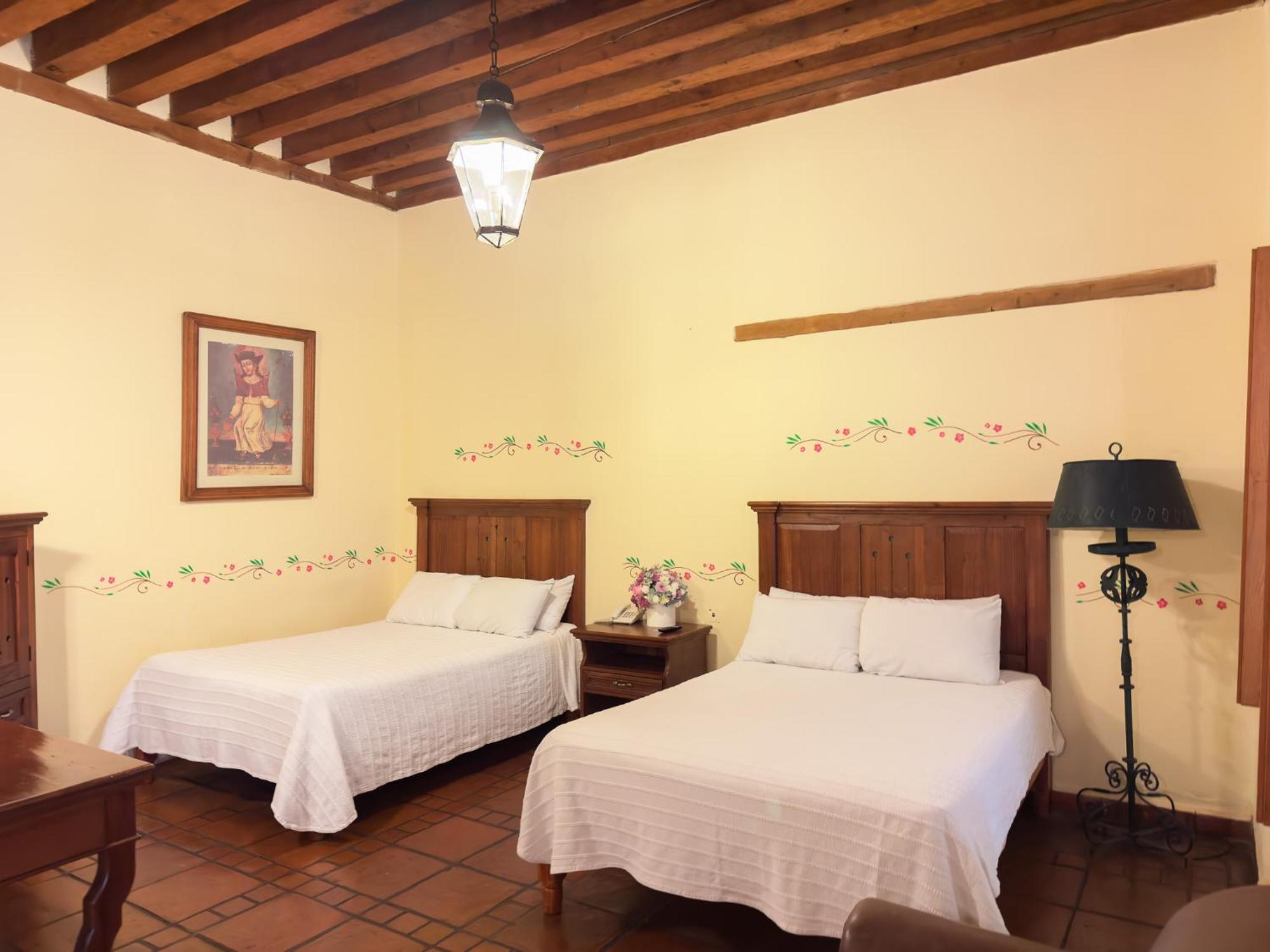 Hotel Casa Del Refugio Patzcuaro Exterior photo