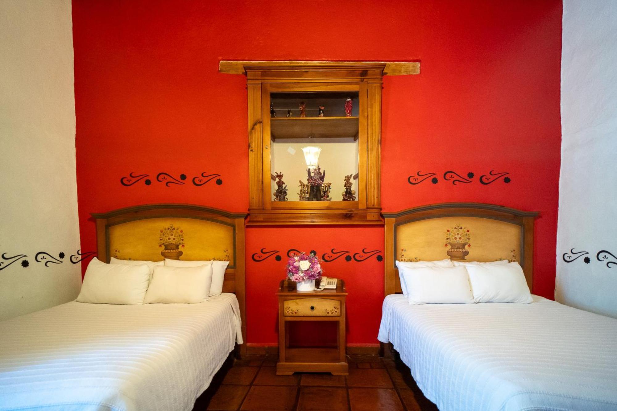 Hotel Casa Del Refugio Patzcuaro Exterior photo