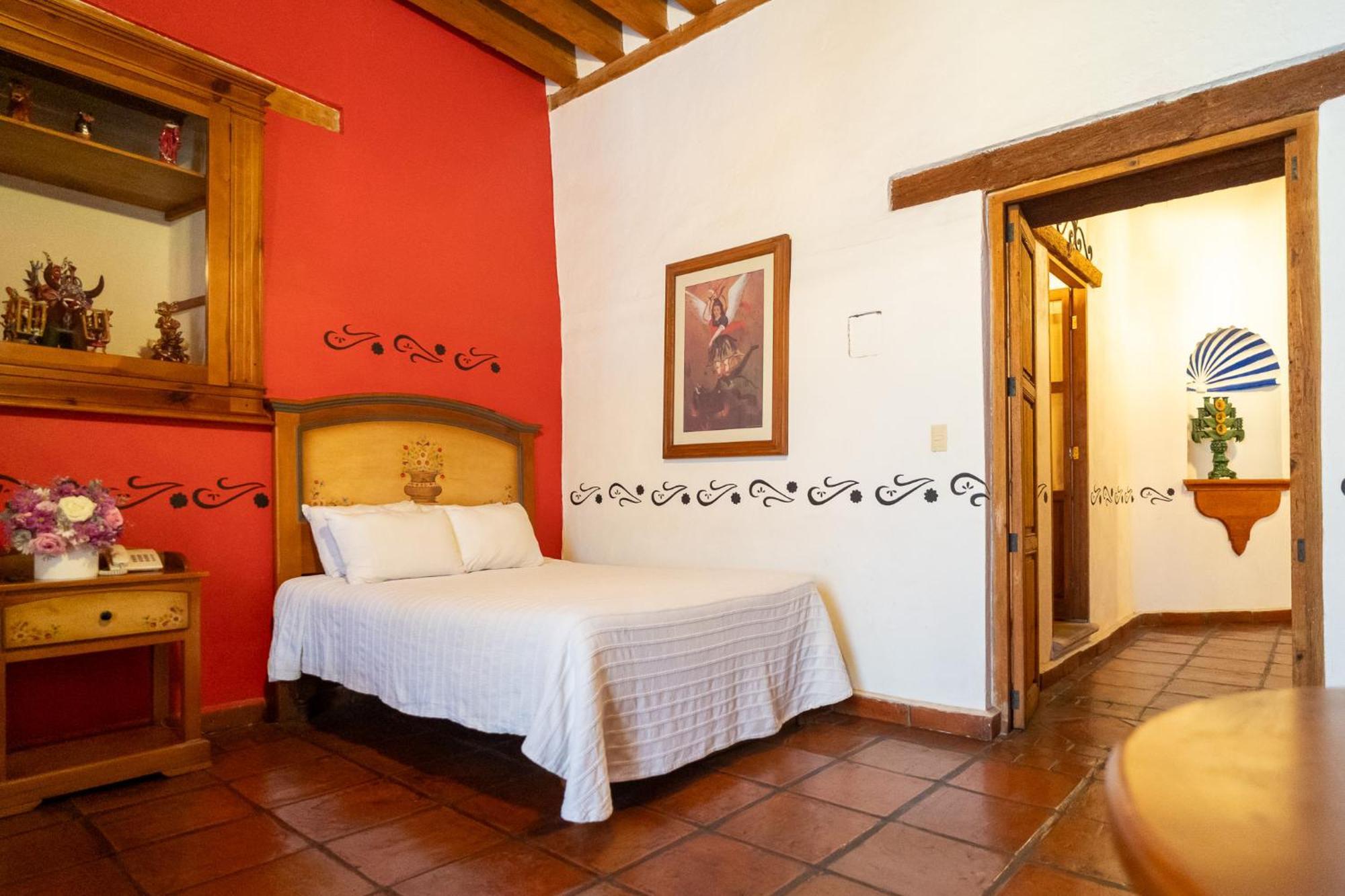 Hotel Casa Del Refugio Patzcuaro Exterior photo